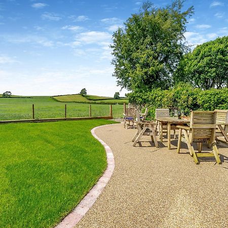 Rose Garden Cottage Heversham Exterior photo